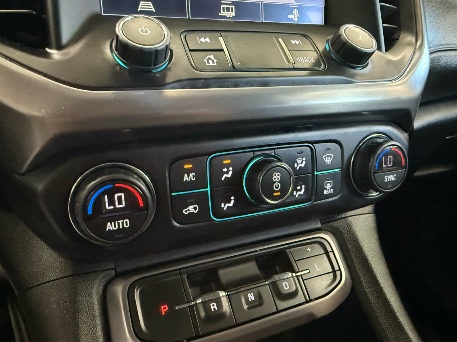 Used 2021 GMC Acadia AT4 w/ Trailering Package AWD/4WD image 21