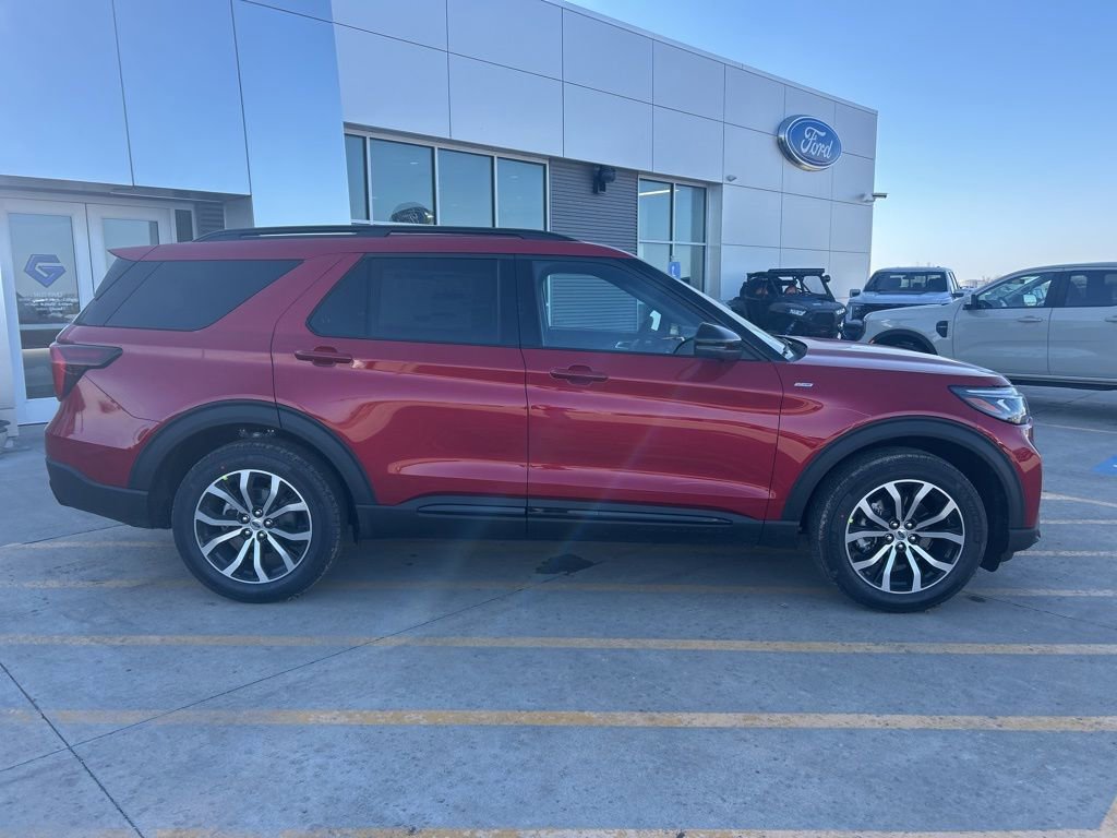 New 2026 Ford Explorer ST-Line image 2