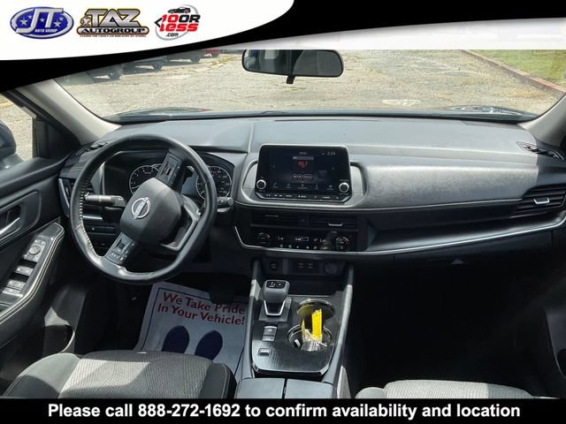 Used 2025 Nissan Rogue SV FWD image 18