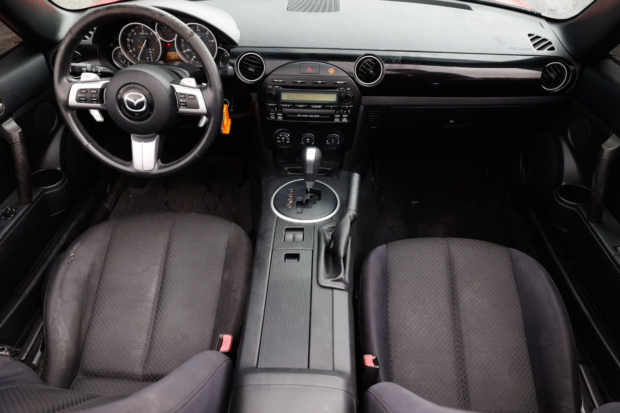Used 2008 MAZDA MX-5 Miata Touring image 2