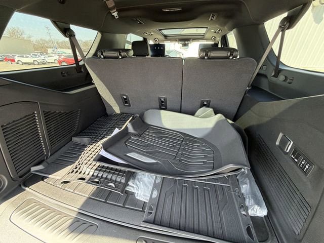 New 2026 GMC Yukon XL Elevation w/ Elevation Premium Package AWD/4WD image 25