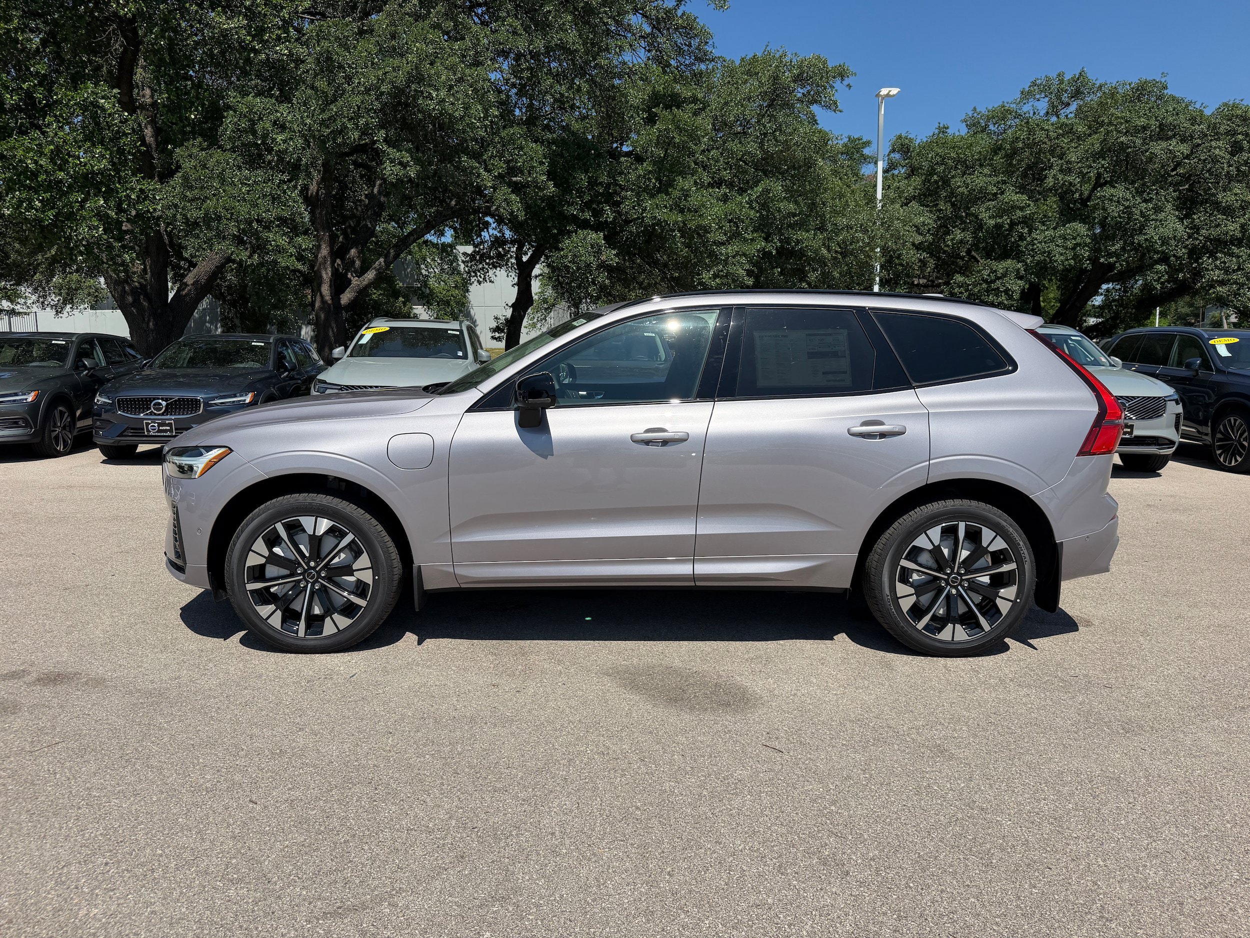 New 2026 Volvo XC60 T8 Plus w/ Protection Package Premier AWD/4WD image 3
