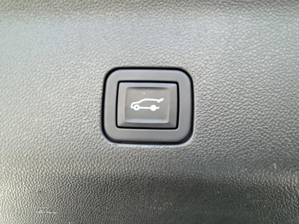 Used 2021 Chevrolet Tahoe Z71 AWD/4WD image 12