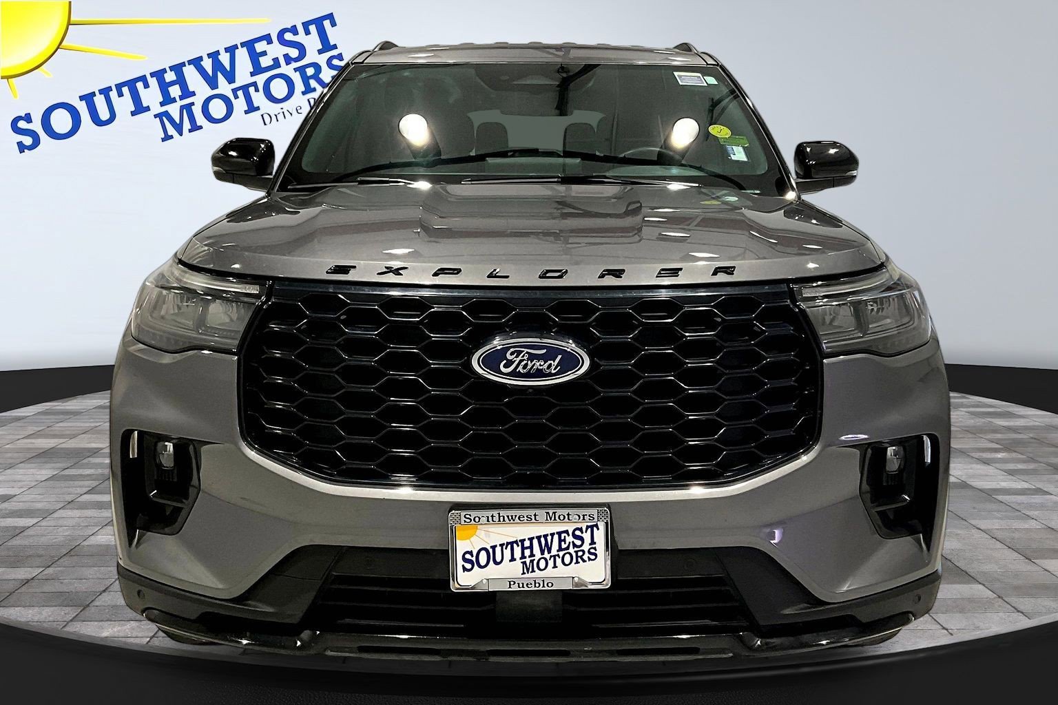 Used 2025 Ford Explorer ST-Line AWD/4WD image 2