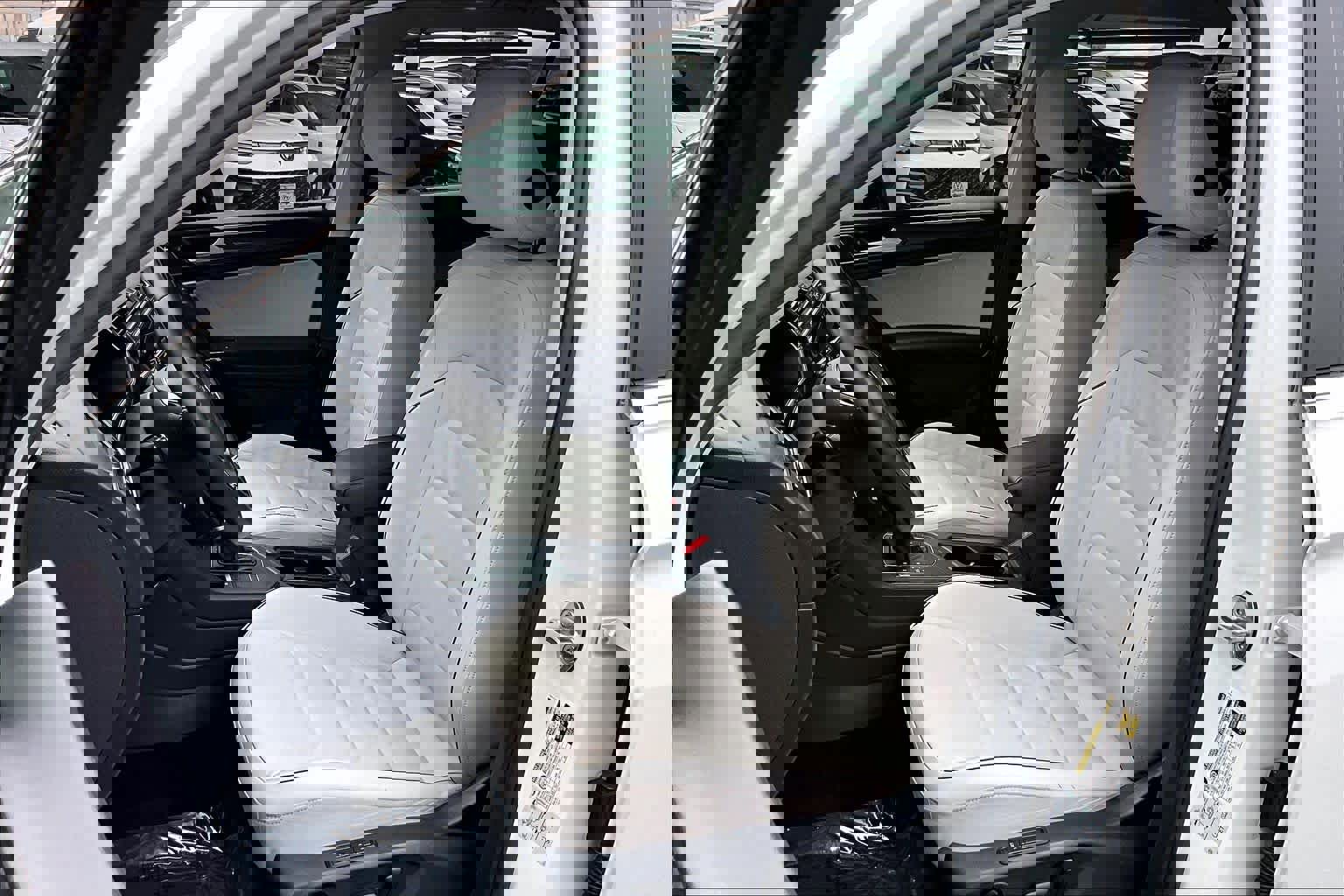 Used 2018 Volkswagen Tiguan SEL Premium image 8