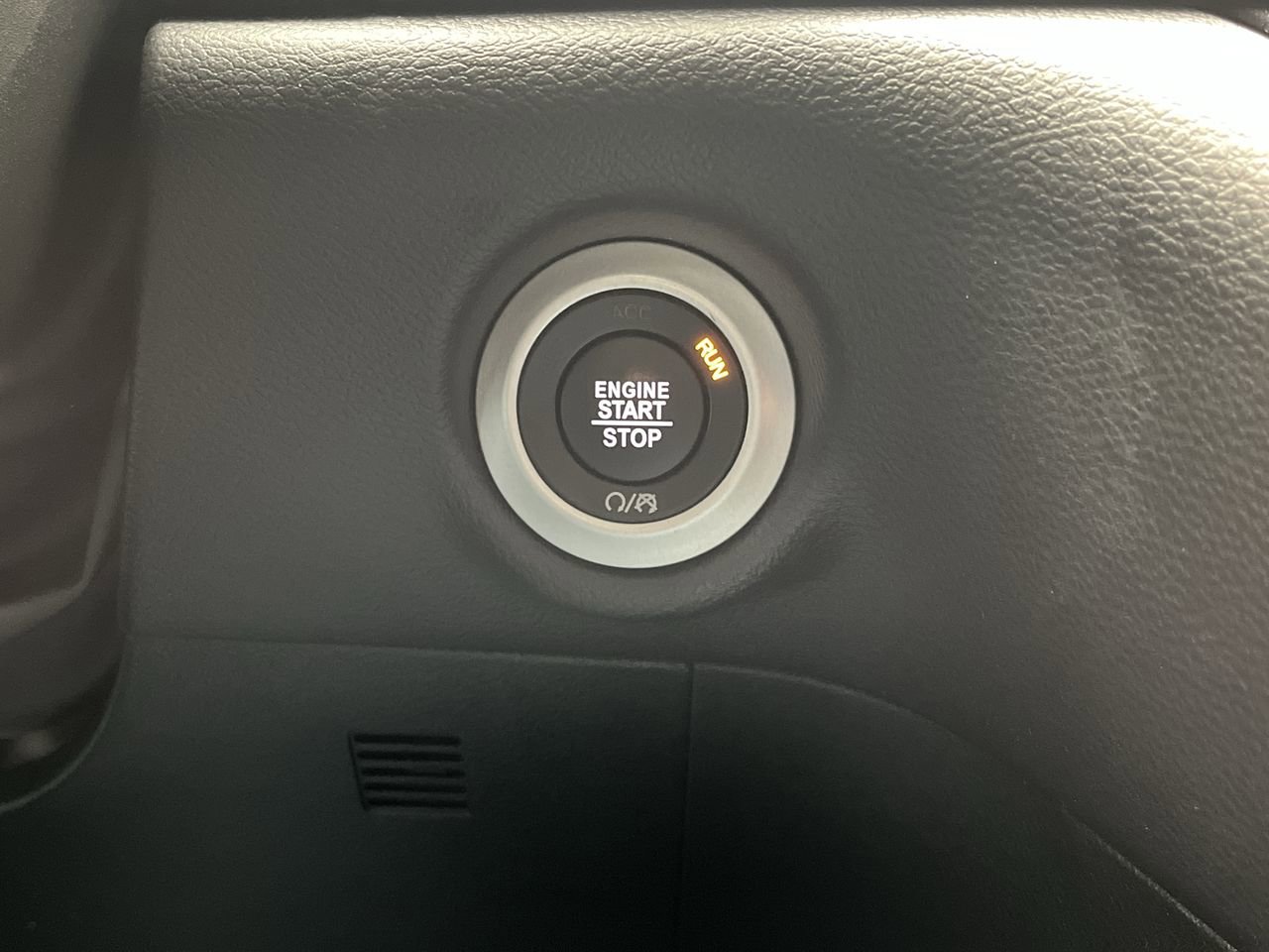 Used 2025 Chrysler Pacifica Select FWD image 20