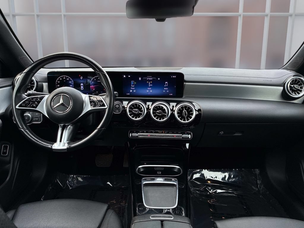 Used 2025 Mercedes-Benz CLA 250 4MATIC image 25