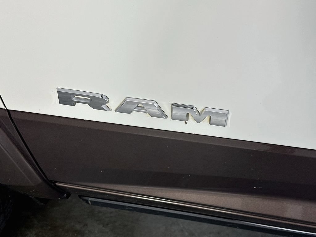 Used 2024 RAM 3500 Limited w/ Towing Technology Group AWD/4WD image 29