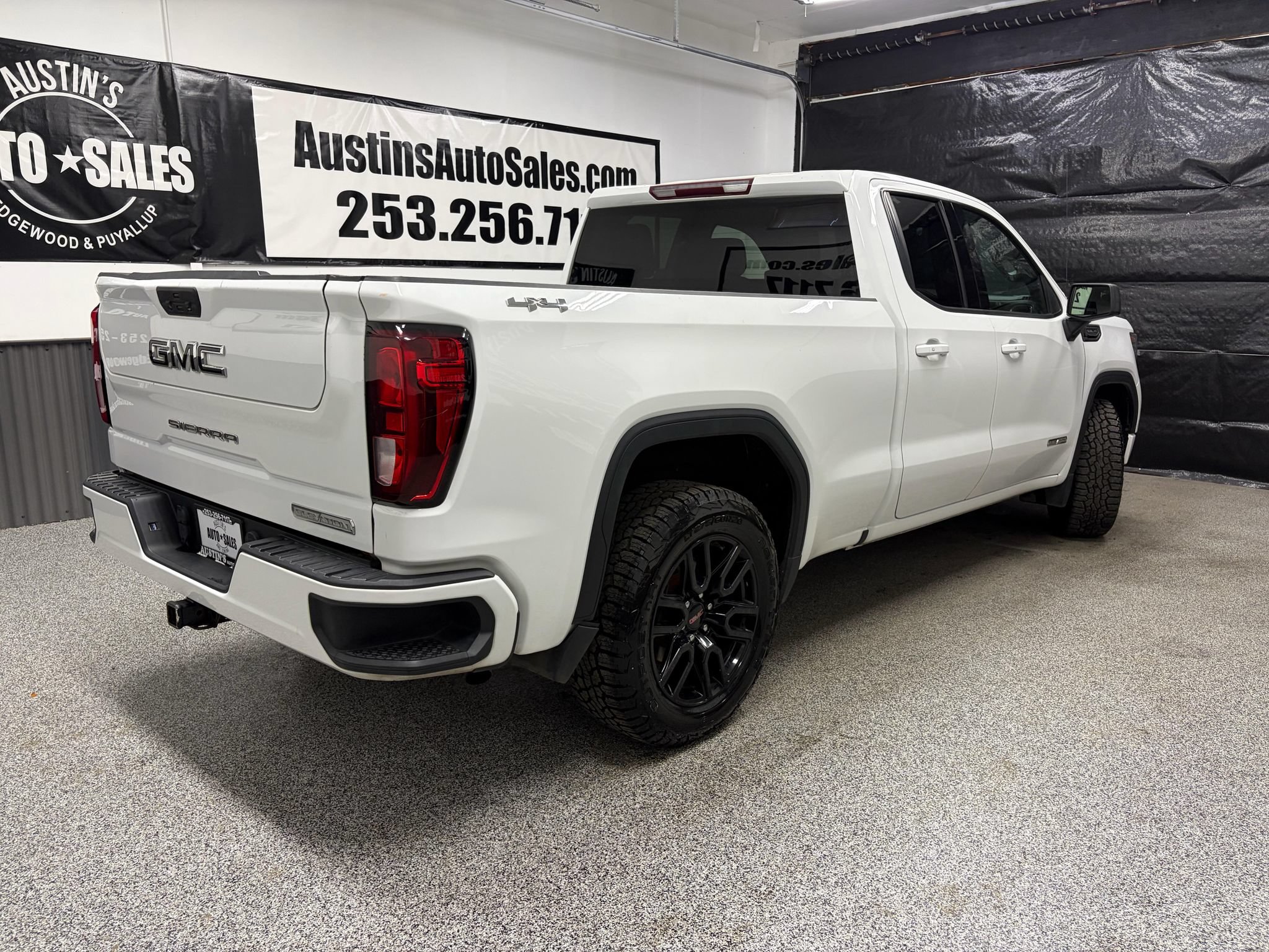 Used 2021 GMC Sierra 1500 Elevation AWD/4WD image 3