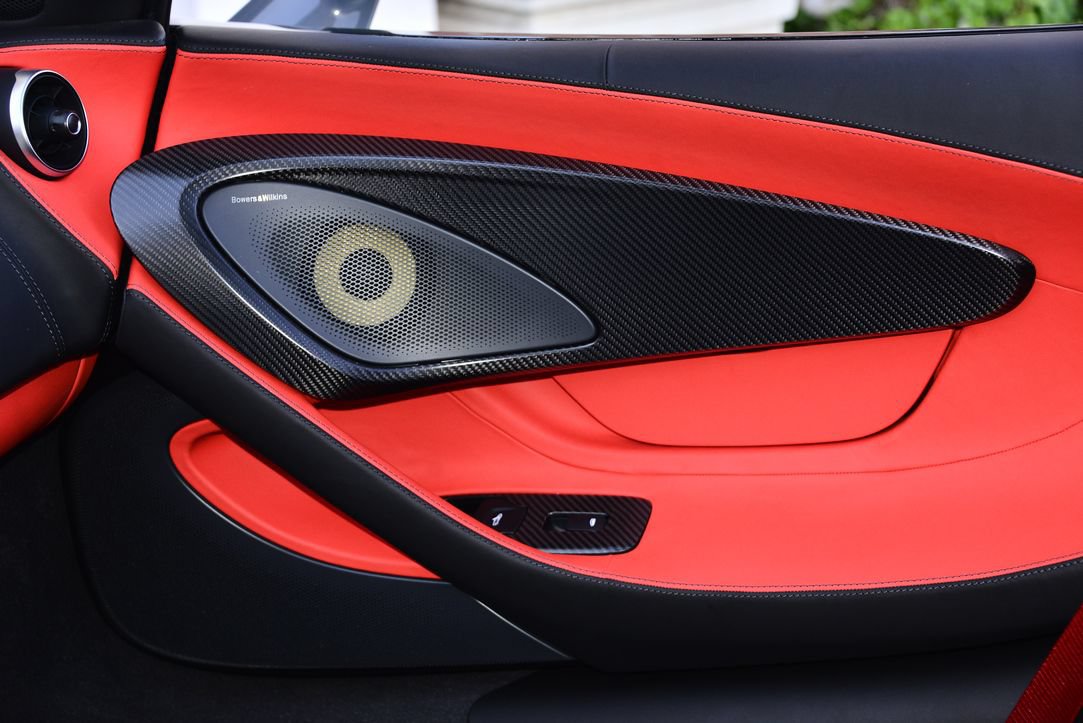 Used 2020 McLaren 600LT Spider RWD image 17