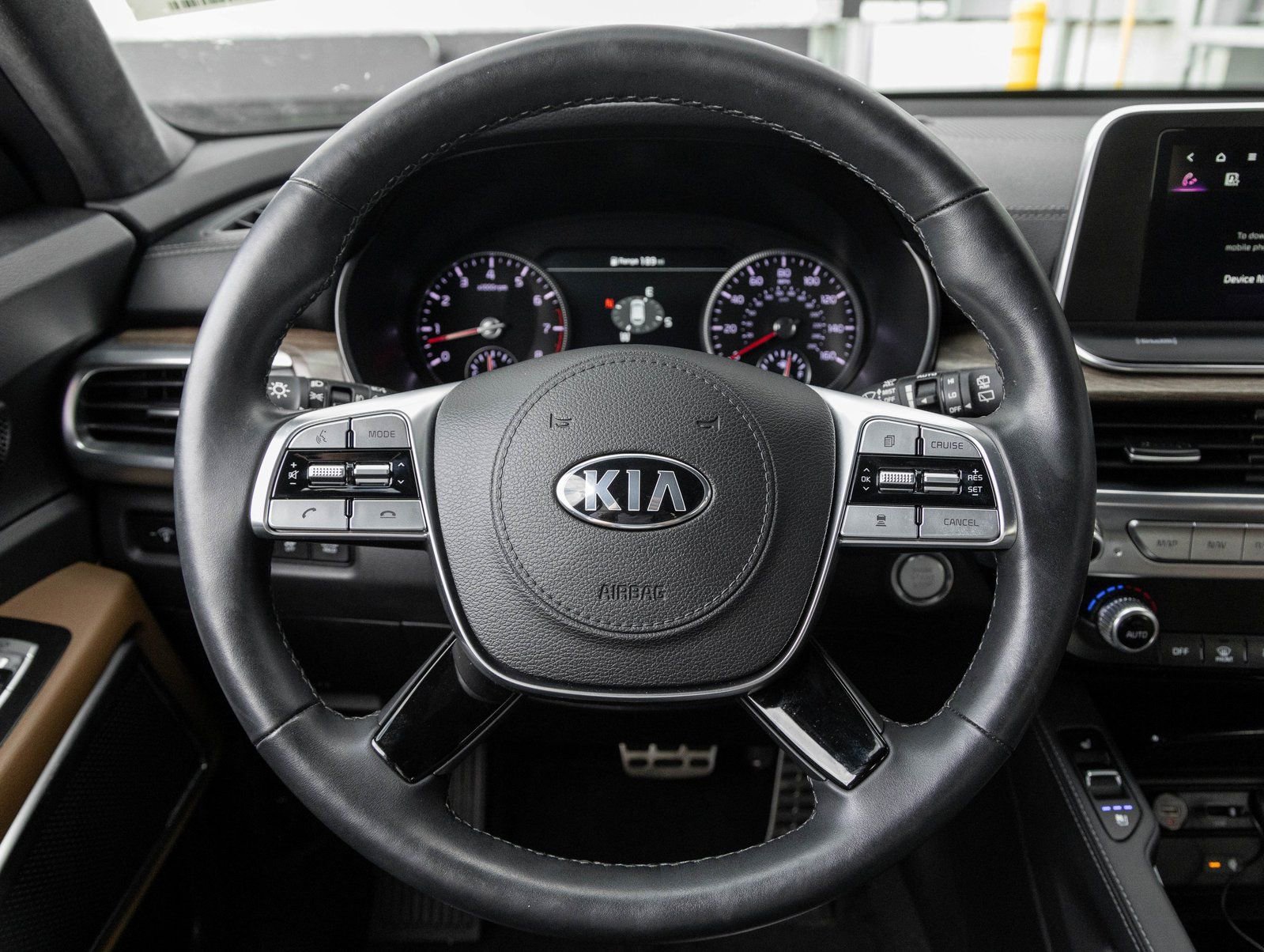 Used 2020 Kia Telluride SX w/ SX Prestige Package image 13