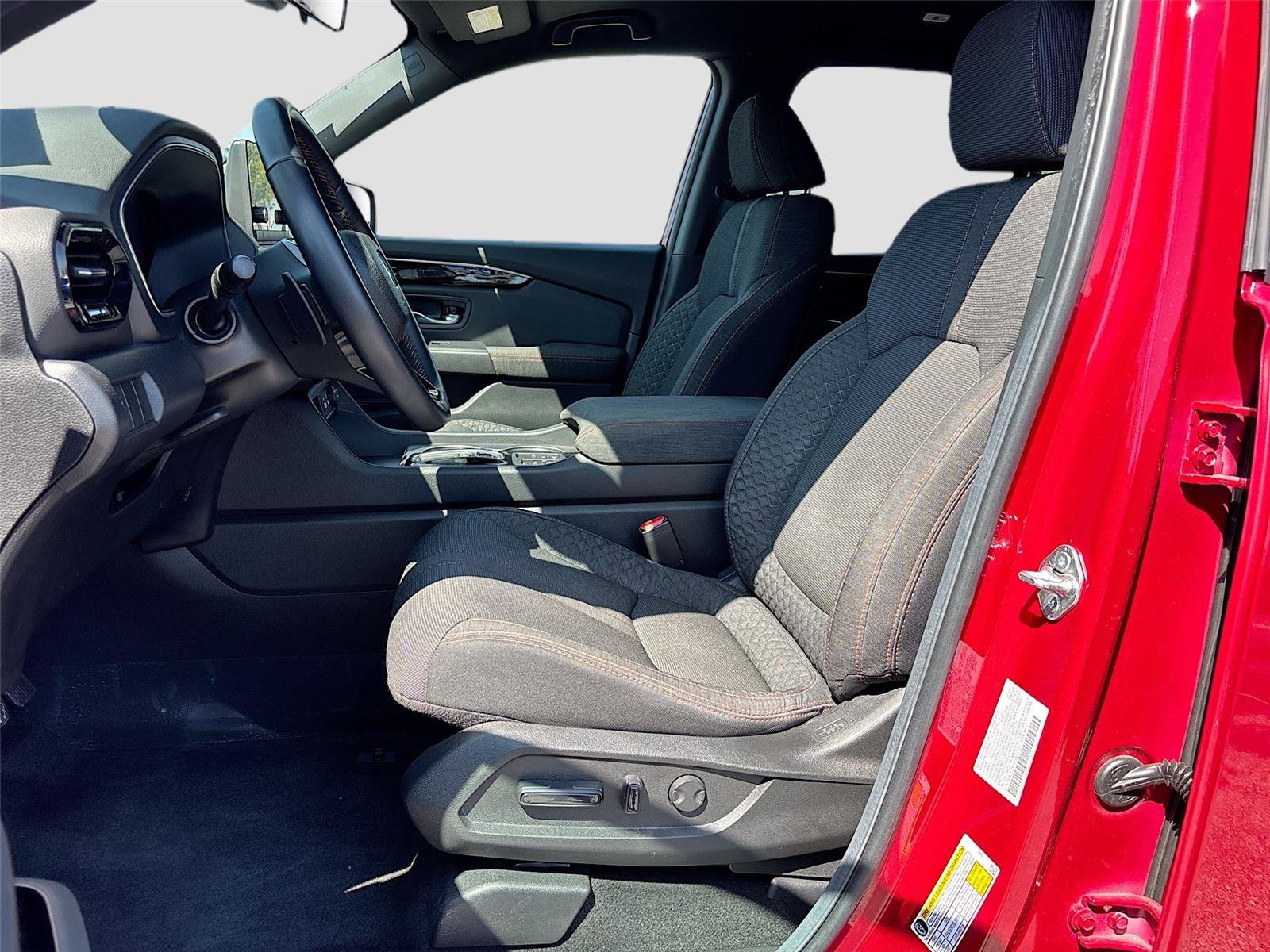 Certified 2025 Honda Pilot Sport image 23