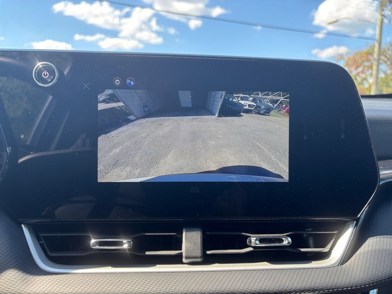 Used 2025 Chevrolet Equinox LT FWD image 22