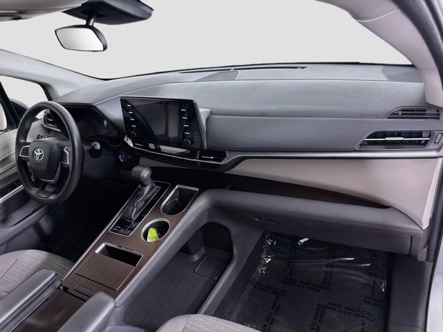 Certified 2021 Toyota Sienna LE FWD image 30