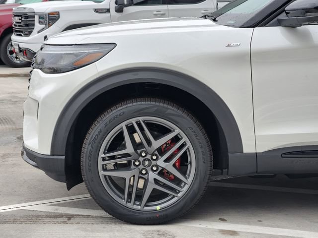 New 2025 Ford Explorer ST-Line w/ Premium Package AWD/4WD image 5