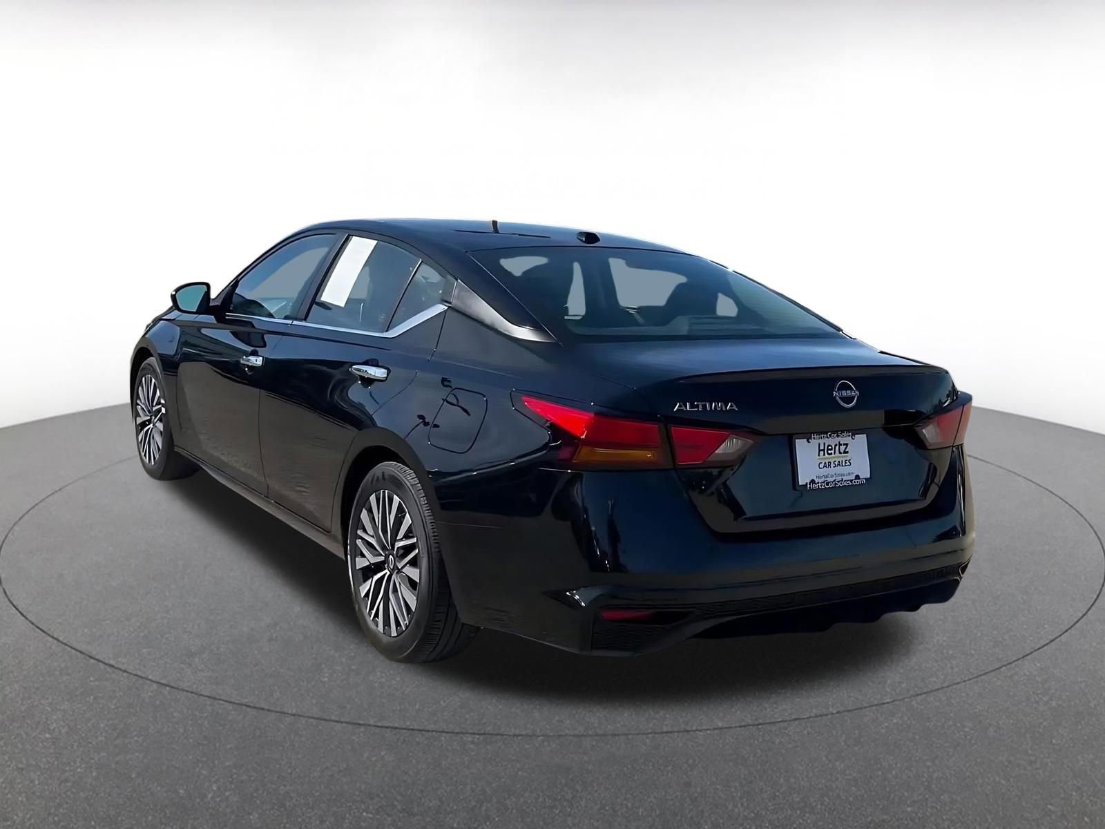 Used 2025 Nissan Altima 2.5 SV image 11