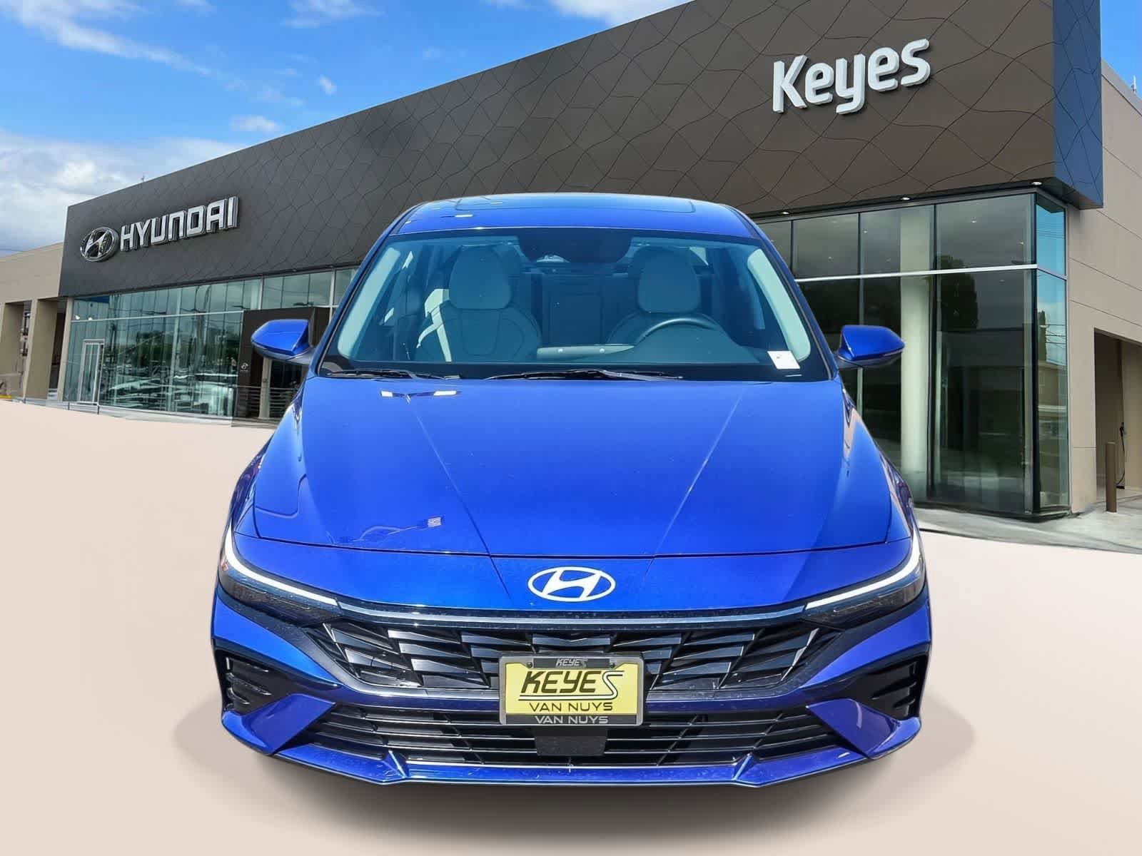 Used 2025 Hyundai Elantra Limited image 2
