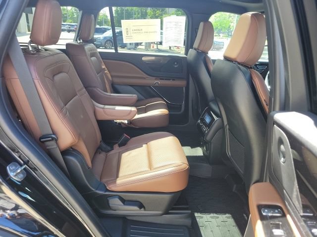 Certified 2023 Lincoln Aviator Reserve w/ Equipment Group 201A AWD/4WD image 9
