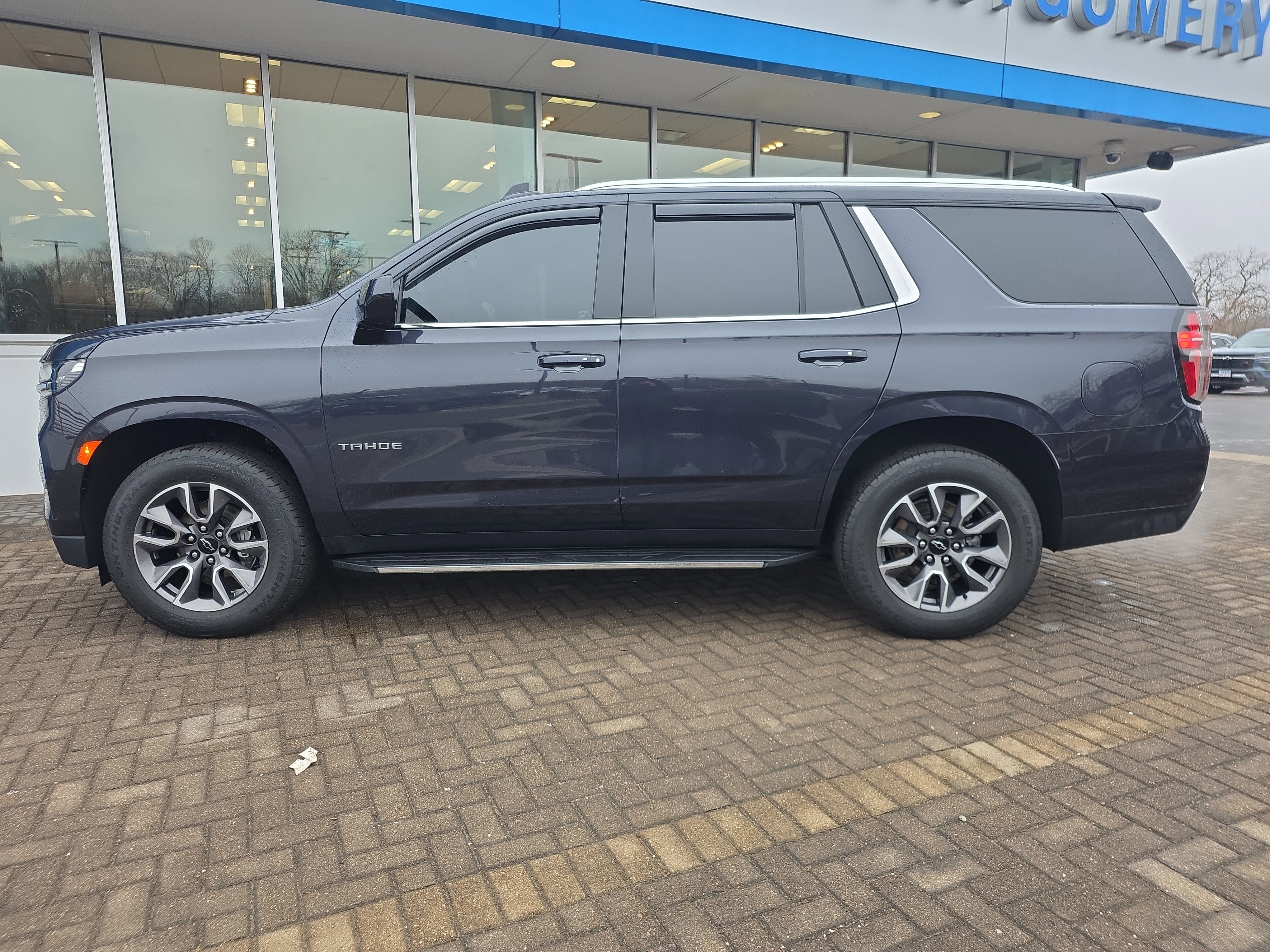 Used 2024 Chevrolet Tahoe LS image 2