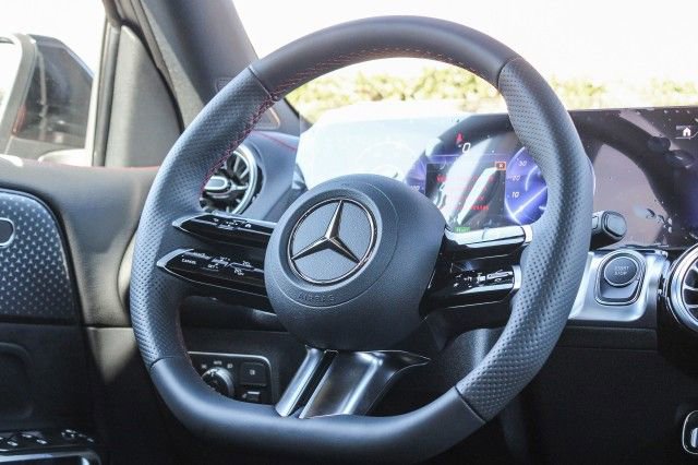 New 2025 Mercedes-Benz EQB 300 4MATIC image 17