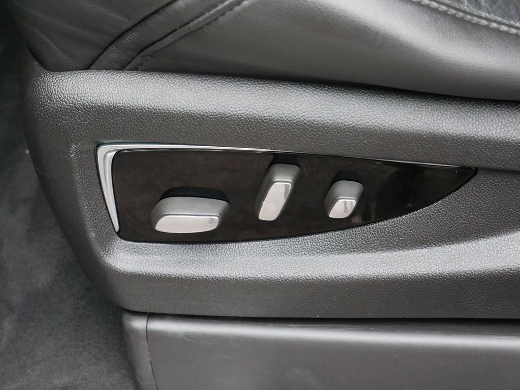 Used 2015 Cadillac Escalade ESV Luxury AWD/4WD image 17