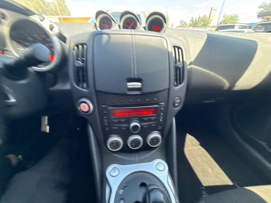 Used 2013 Nissan 370Z Touring RWD image 17