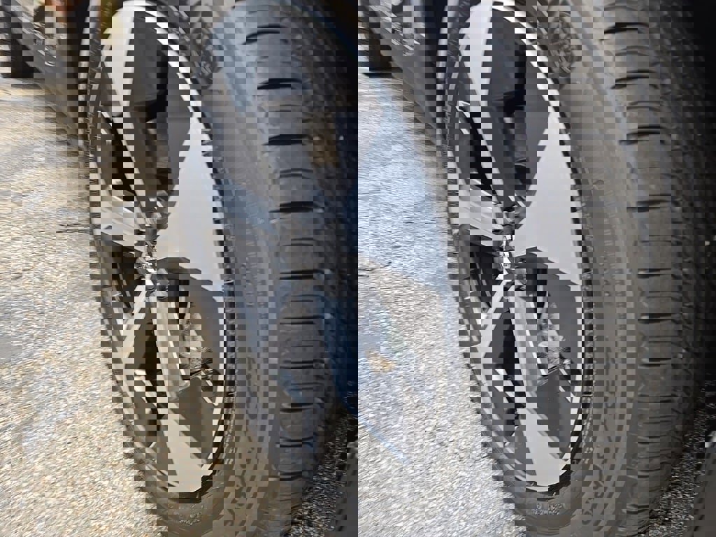 New 2026 Volvo XC40 B5 Plus w/ Protection Package Premier image 4