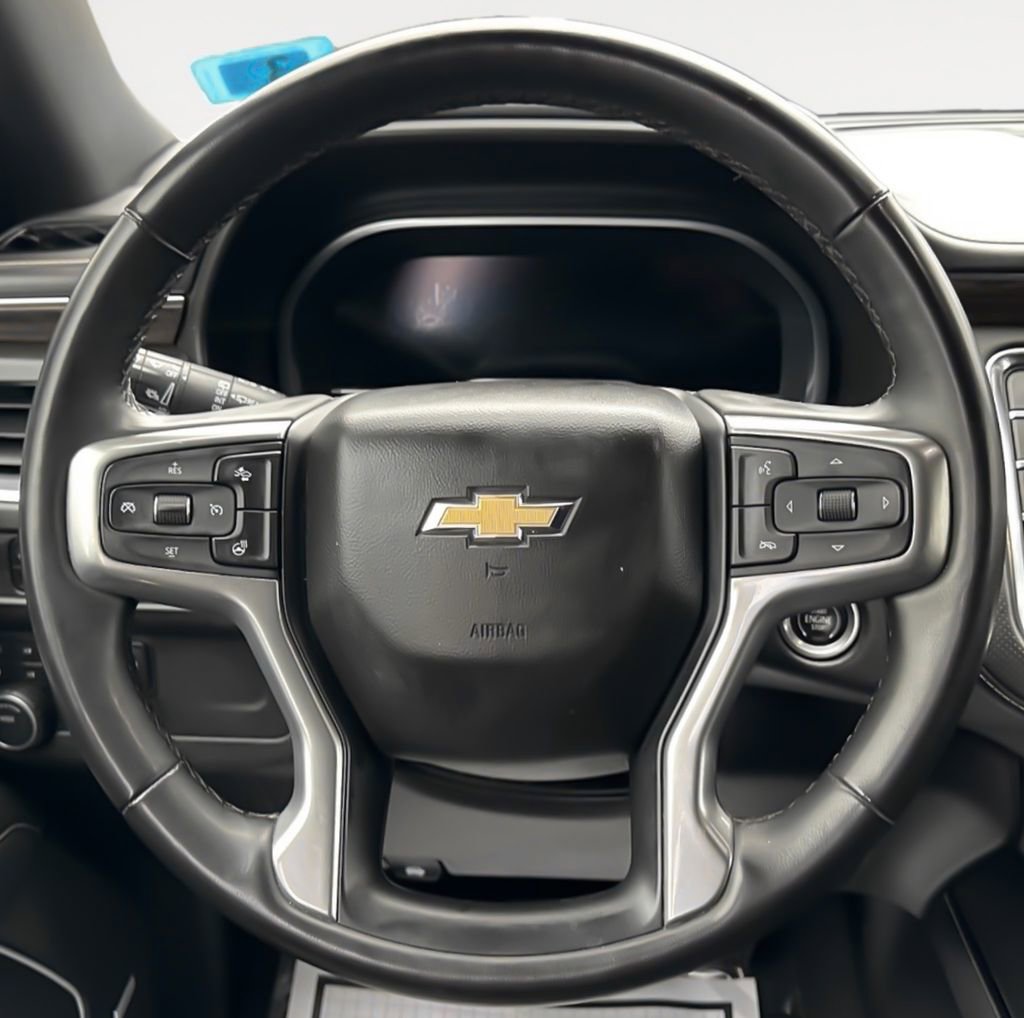 Used 2023 Chevrolet Suburban Premier image 17