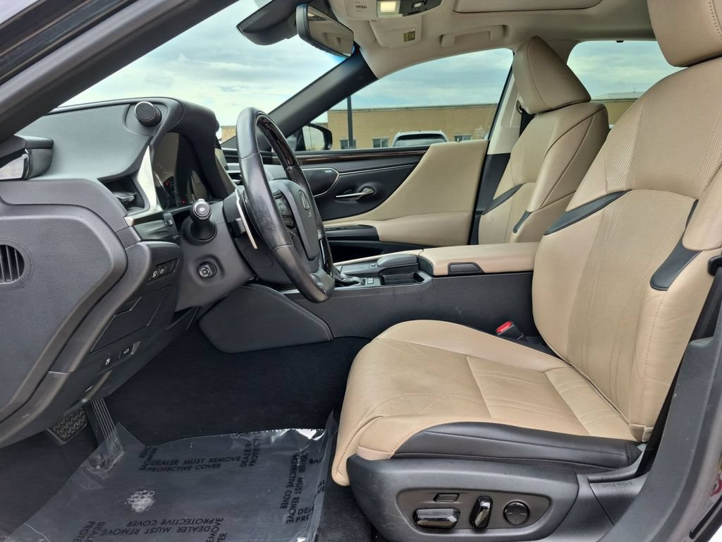 Used 2019 Lexus ES 300h Ultra Luxury FWD image 9