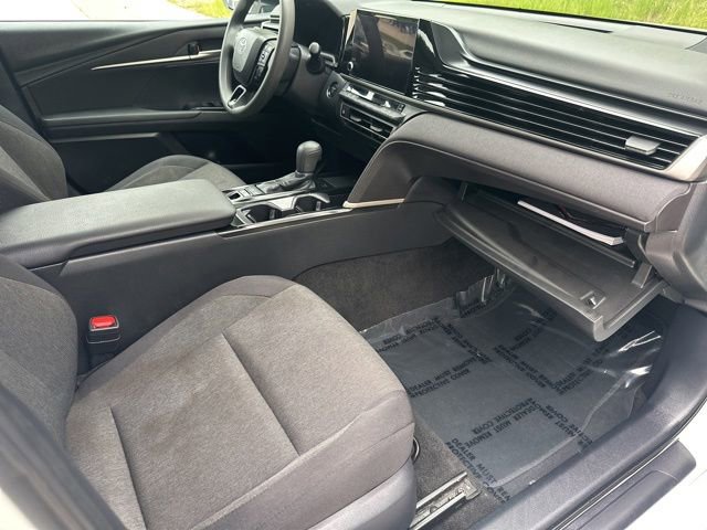 Used 2025 Toyota Camry LE FWD image 40