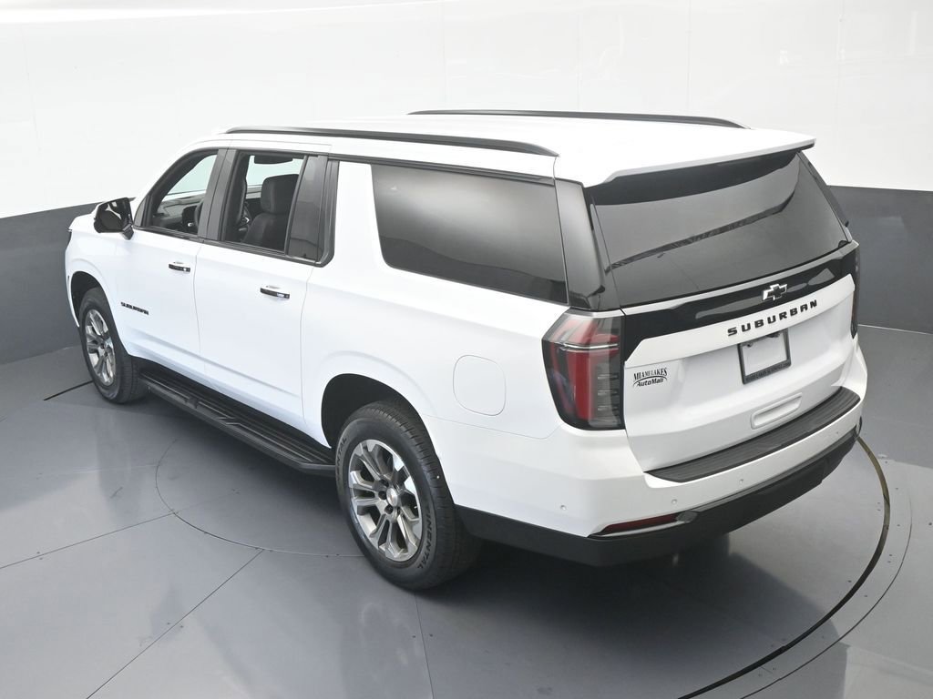 Used 2025 Chevrolet Suburban LT image 60