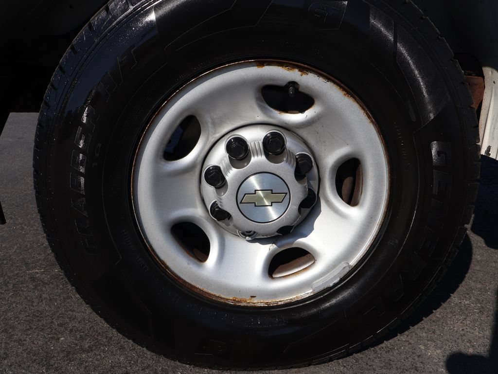 Used 2021 Chevrolet Express 3500 RWD image 23