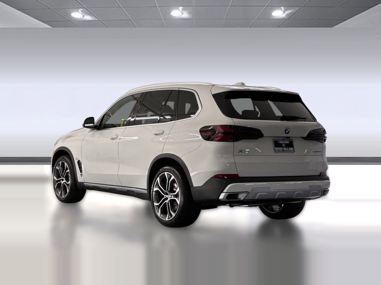 Used 2026 BMW X5 sDrive40i w/ Climate Comfort Package RWD image 3