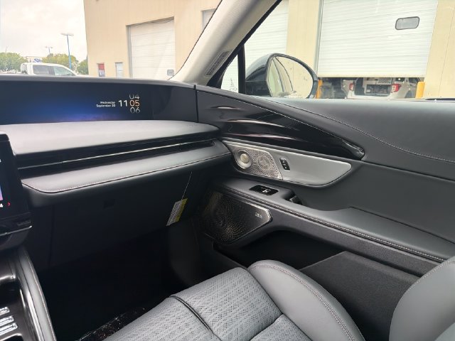 New 2026 Lincoln Nautilus Reserve AWD/4WD image 19