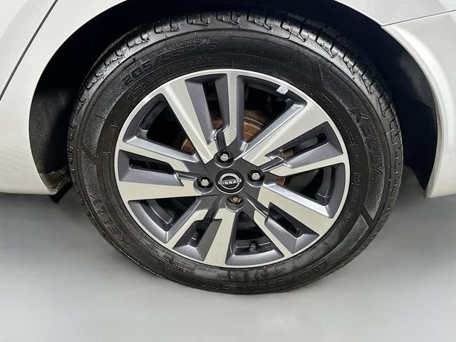 Used 2023 Nissan Versa SV FWD image 28