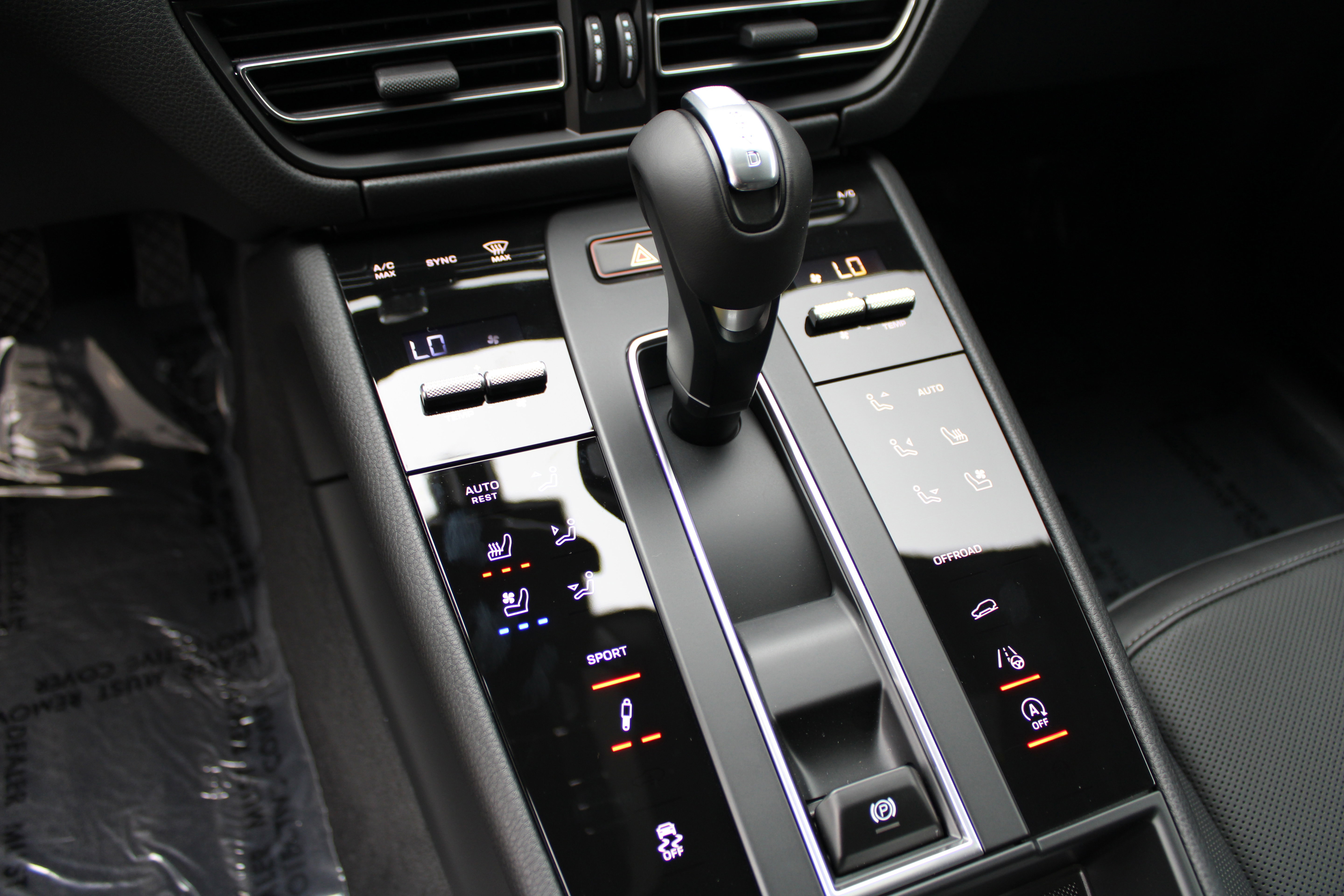 New 2025 Porsche Macan image 21