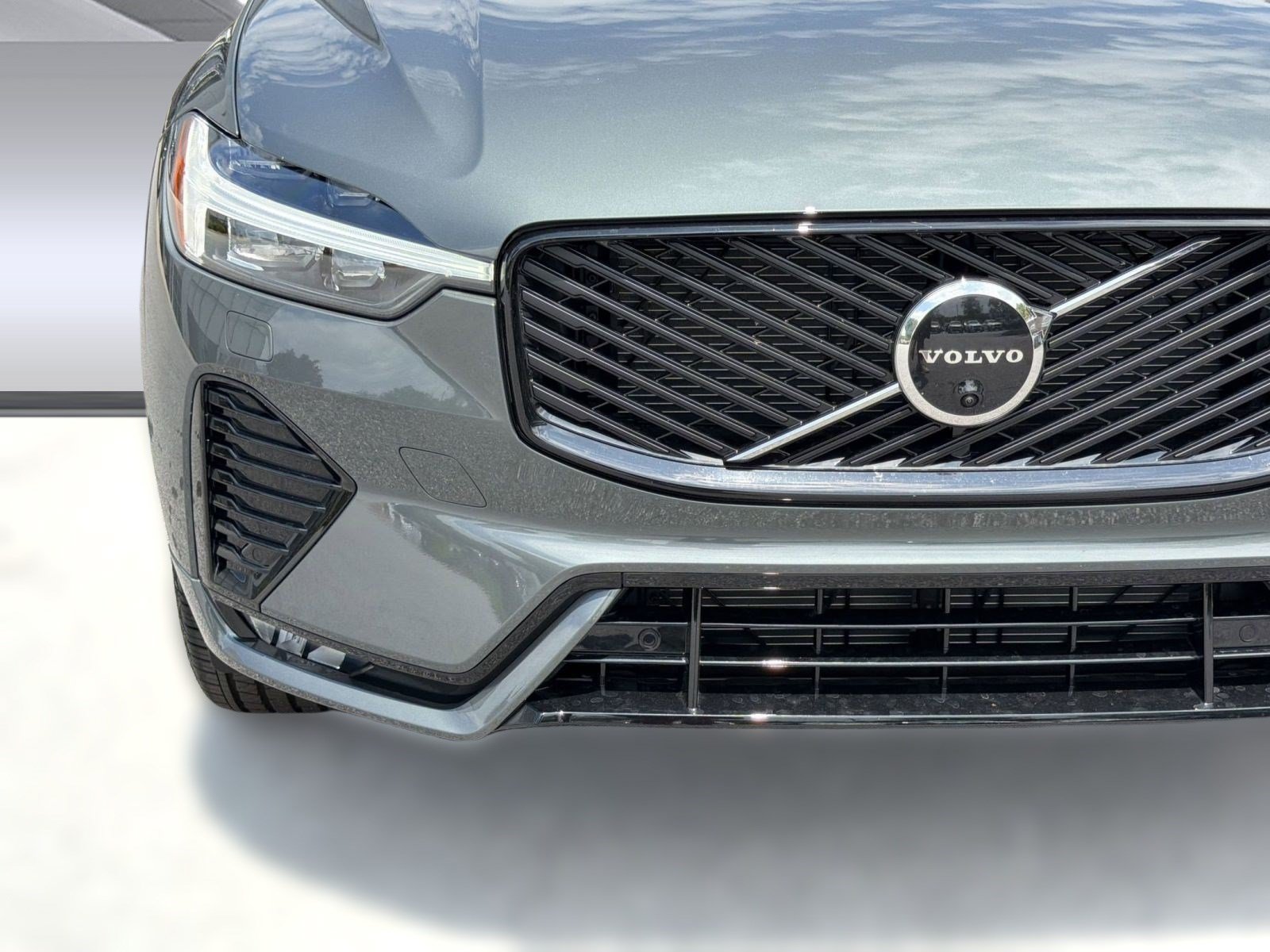 New 2026 Volvo XC60 B5 Plus w/ Protection Package Premier AWD/4WD image 28