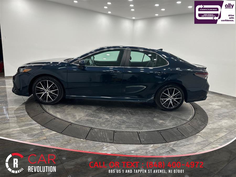 Used 2021 Toyota Camry SE FWD image 4
