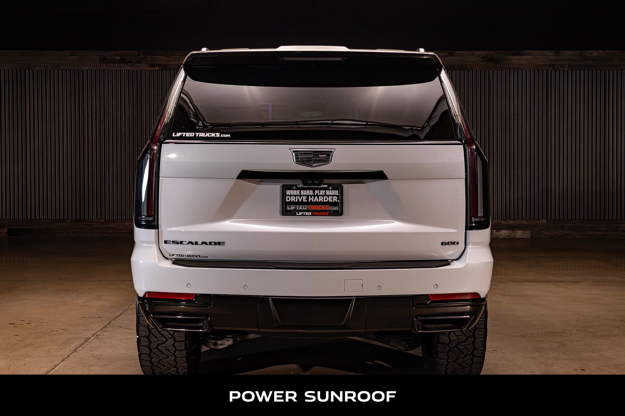 Used 2026 Cadillac Escalade ESV Platinum Sport w/ LPO, ONYX Package AWD/4WD image 8