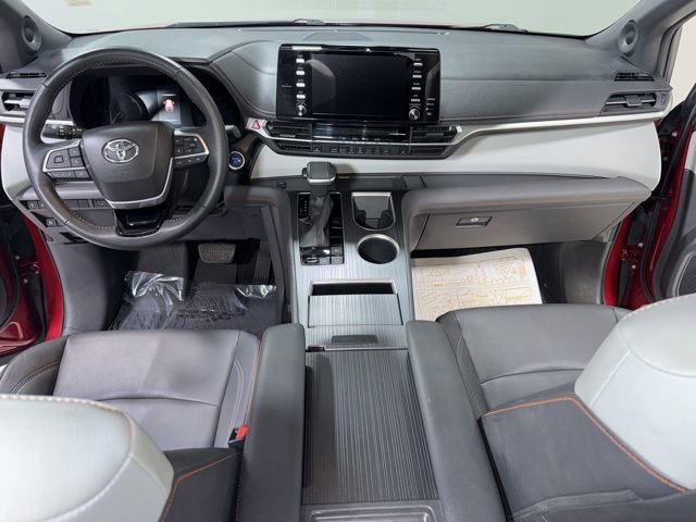 Used 2022 Toyota Sienna XSE FWD image 20