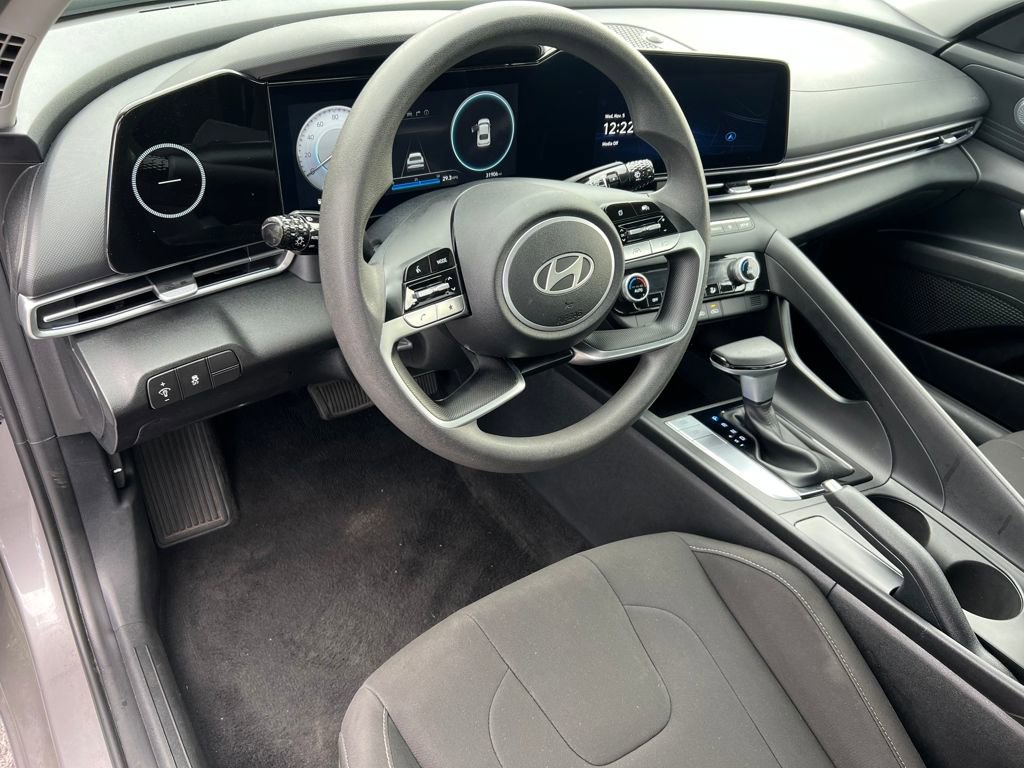 Used 2024 Hyundai Elantra SEL image 16