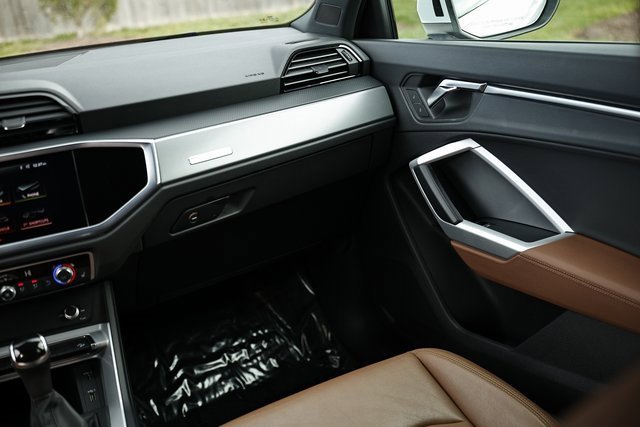 Used 2021 Audi Q3 2.0T Premium w/ Convenience Package image 30