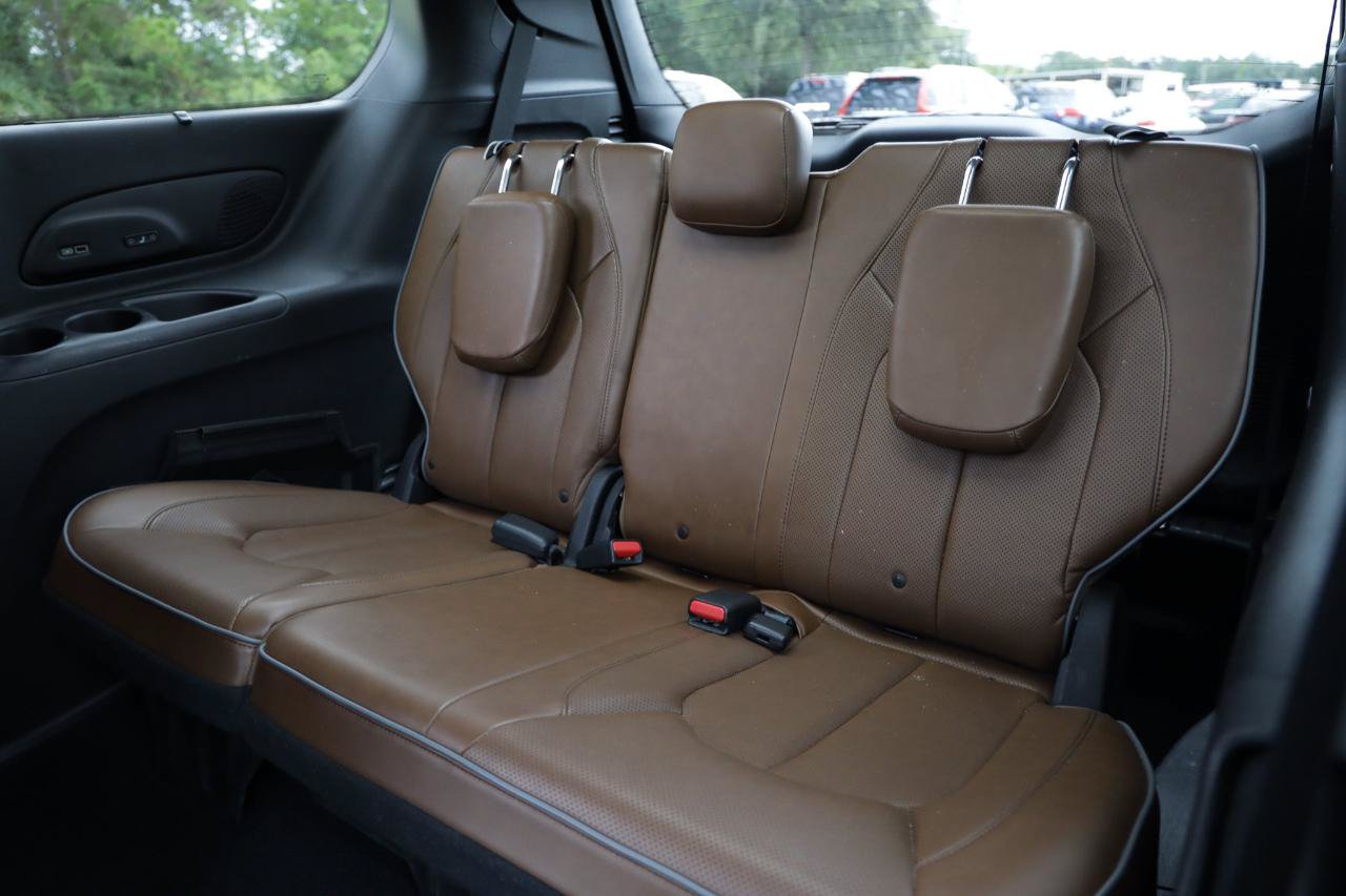 Used 2017 Chrysler Pacifica Limited w/ Advanced Safetytec Group FWD image 27