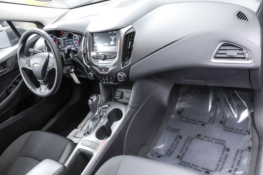 Used 2017 Chevrolet Cruze LT image 24