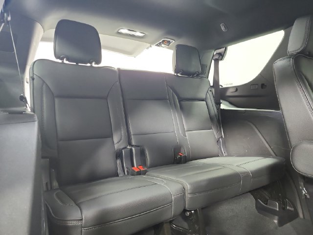 Used 2025 GMC Yukon Denali RWD image 44