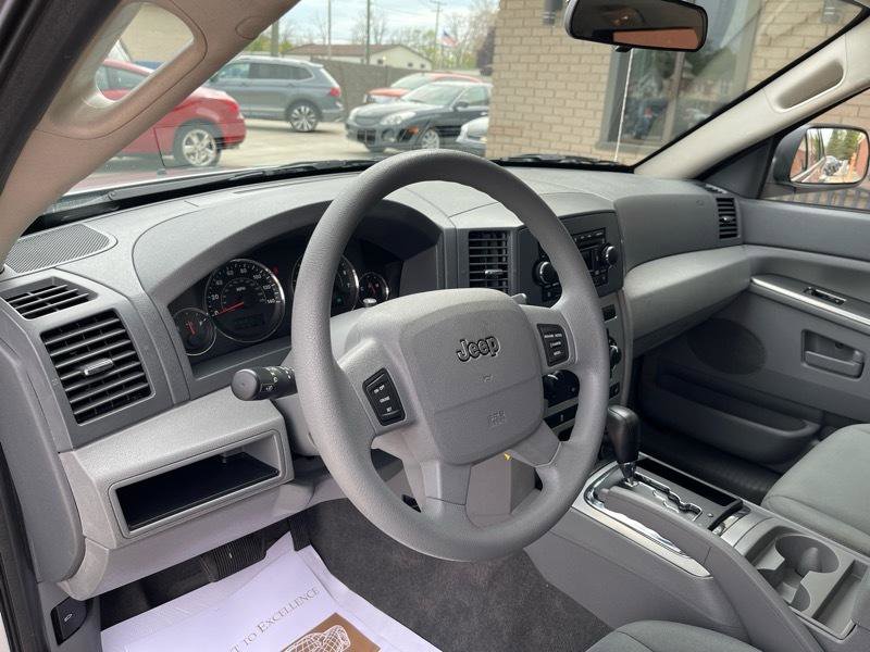 Used 2006 Jeep Grand Cherokee Laredo AWD/4WD image 27