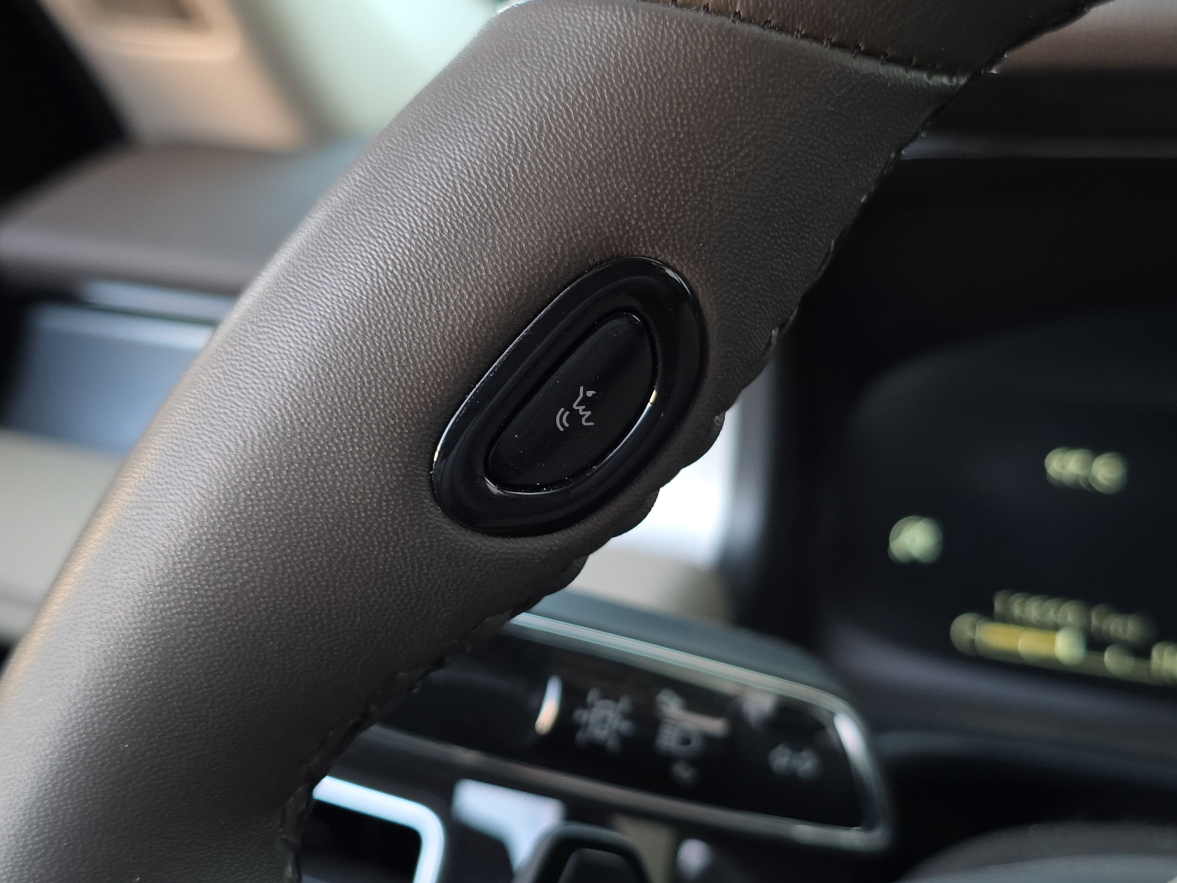 Used 2023 Lincoln Aviator 2WD w/ Elements Package image 18