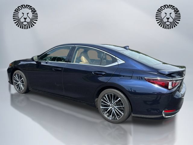 Used 2025 Lexus ES 300h w/ Premium Package FWD image 9