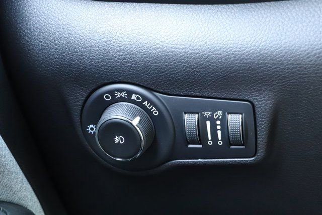 New 2024 Jeep Compass Latitude w/ Sun and Sound Group image 35