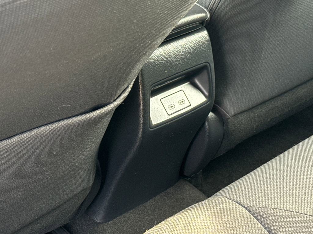 Used 2025 Toyota Corolla SE image 36